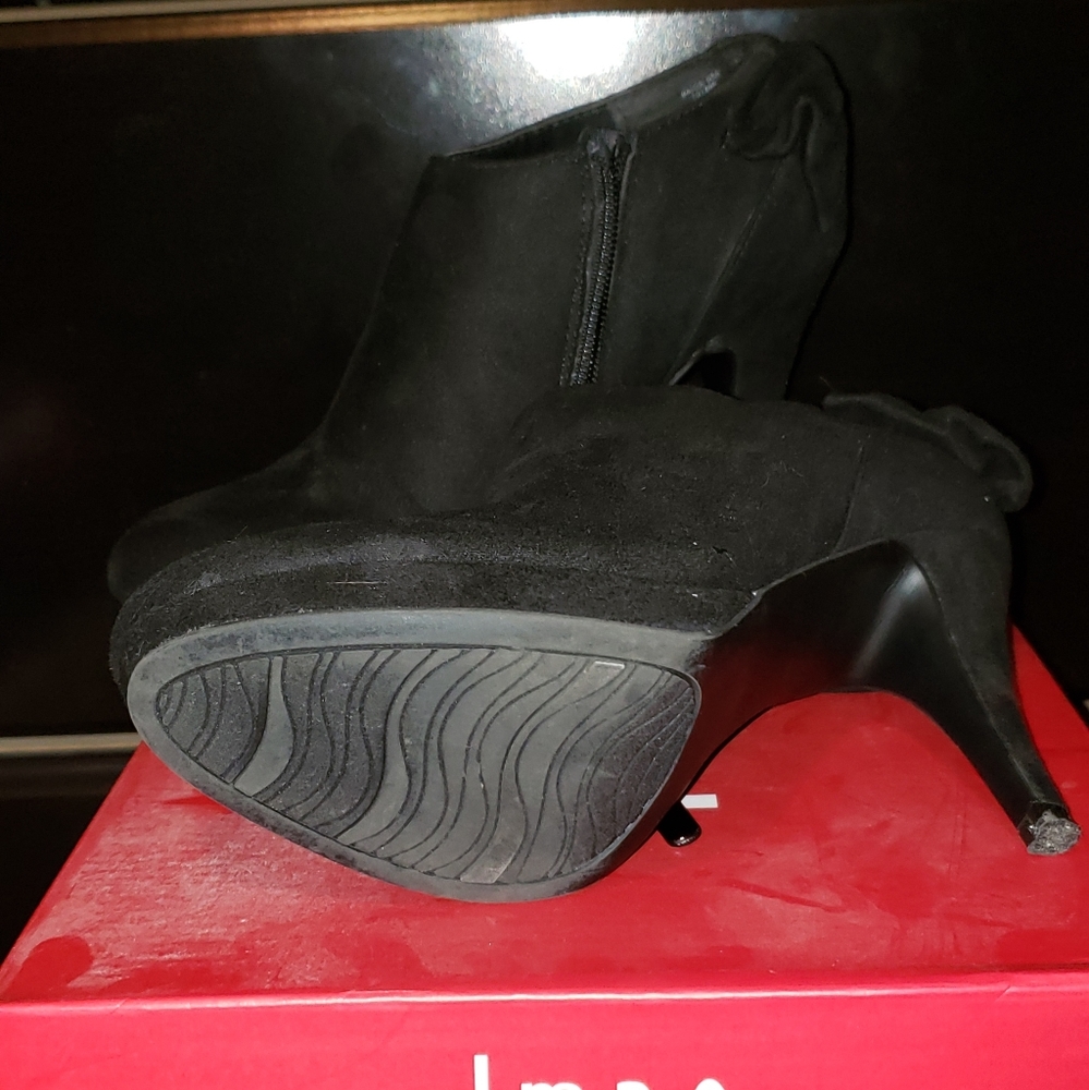 Heels - Picture 4 of 4